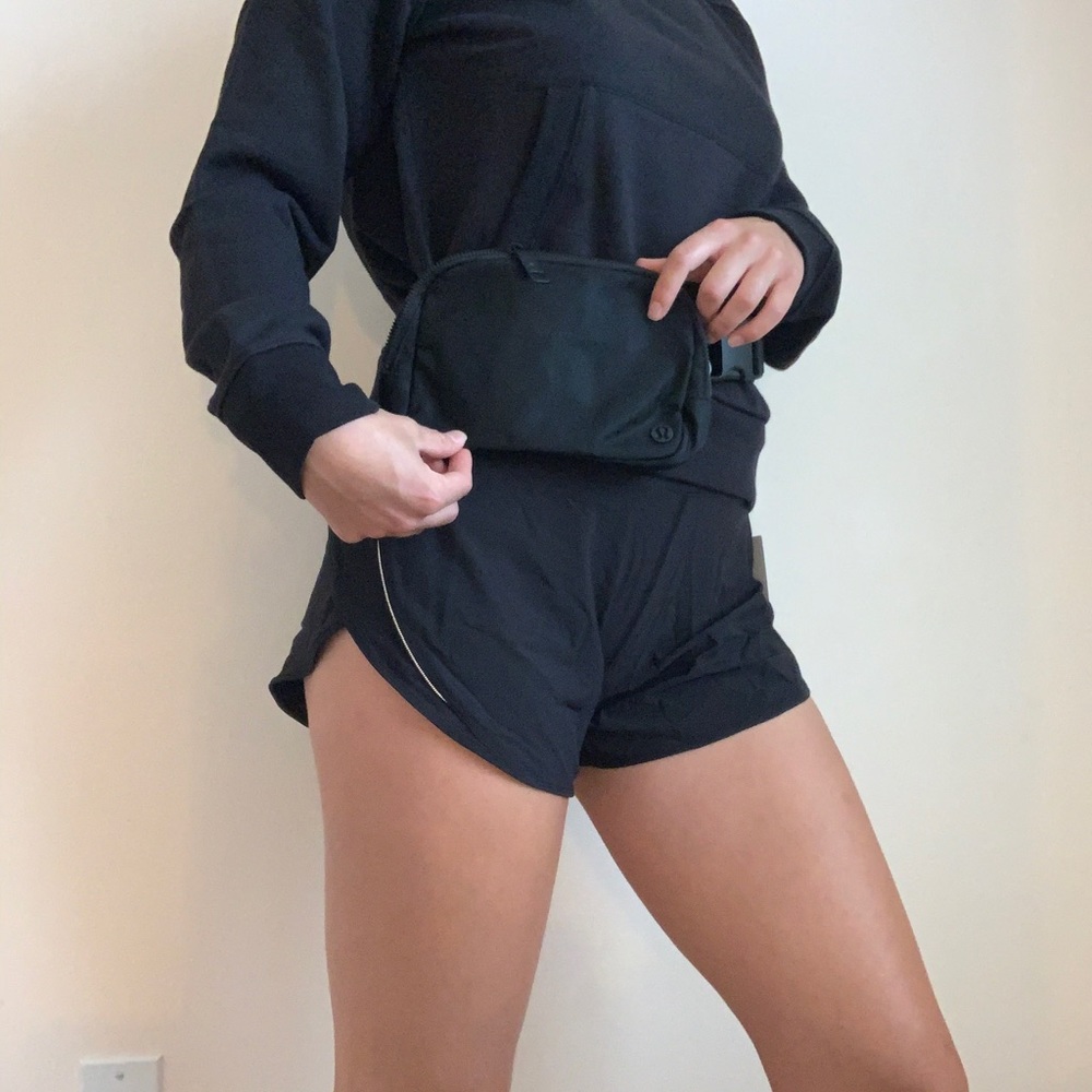 RUN OFF ROUTE SHORT SIZE 6 (rare, discontinued!)